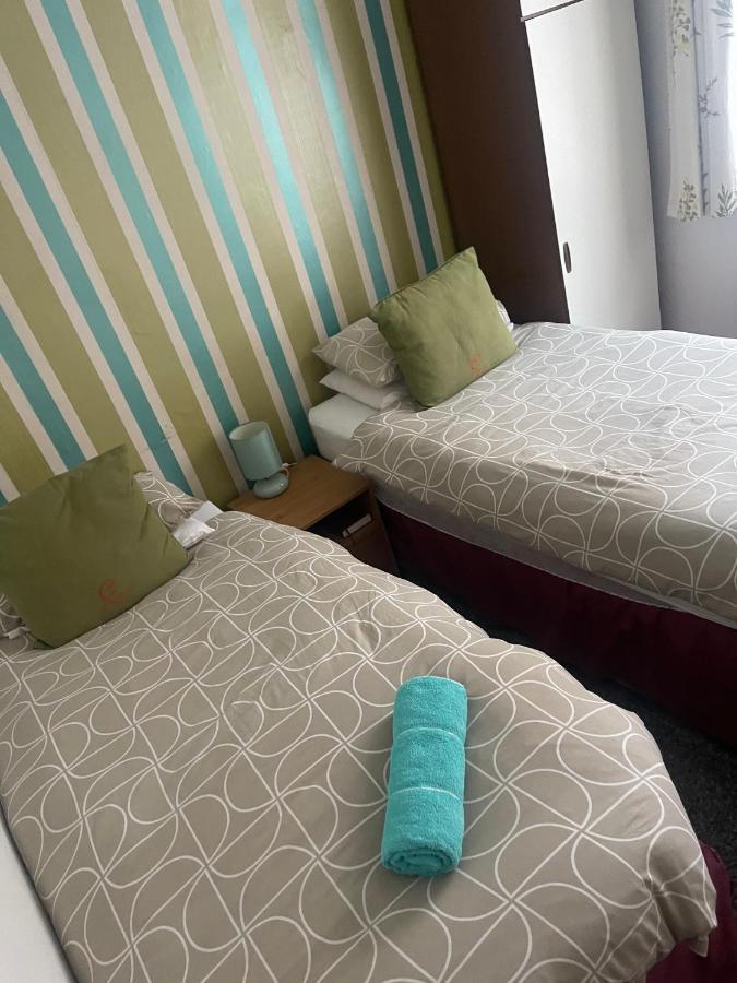 Uk Travel & Hospitality Ltd Ta Canberra Hotel Blackpool Esterno foto