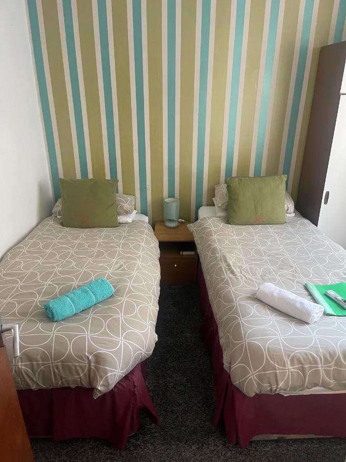 Uk Travel & Hospitality Ltd Ta Canberra Hotel Blackpool Esterno foto