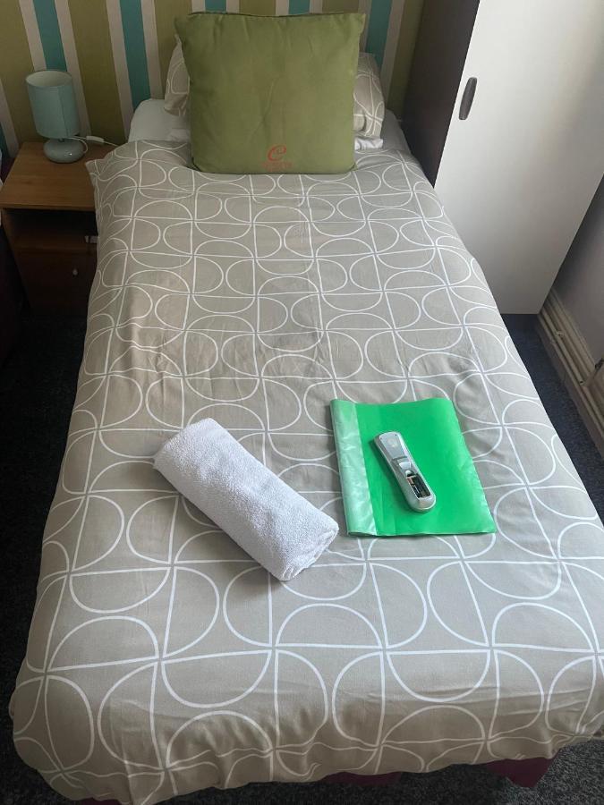 Uk Travel & Hospitality Ltd Ta Canberra Hotel Blackpool Esterno foto