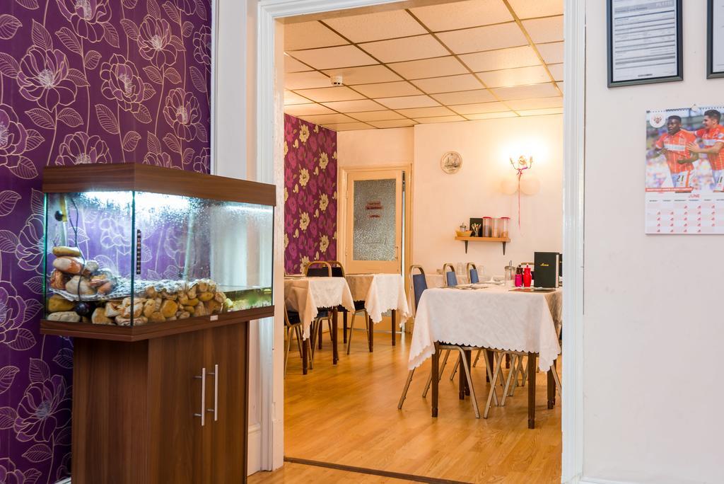 Uk Travel & Hospitality Ltd Ta Canberra Hotel Blackpool Esterno foto