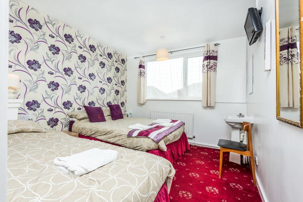 Uk Travel & Hospitality Ltd Ta Canberra Hotel Blackpool Esterno foto