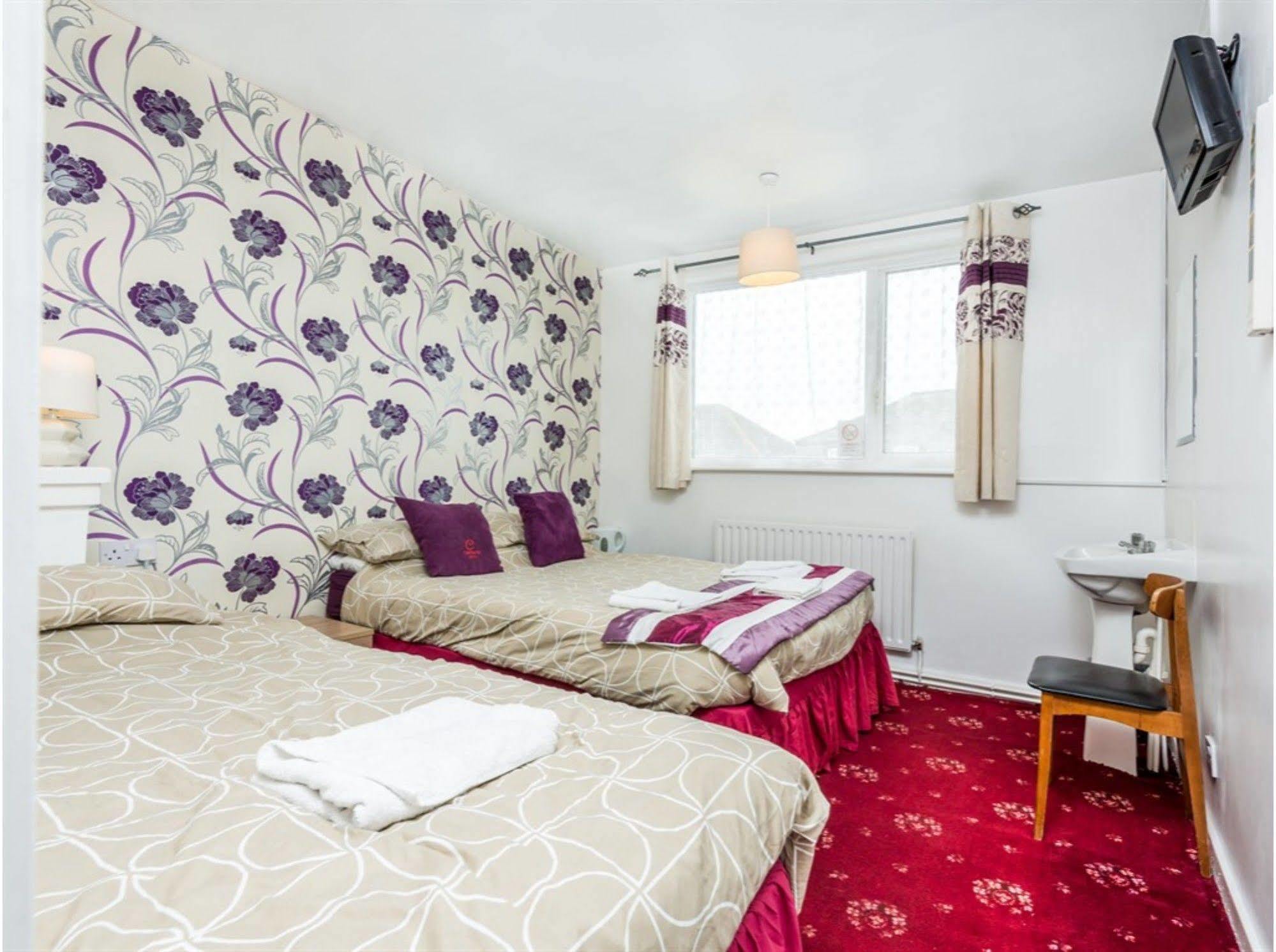 Uk Travel & Hospitality Ltd Ta Canberra Hotel Blackpool Esterno foto