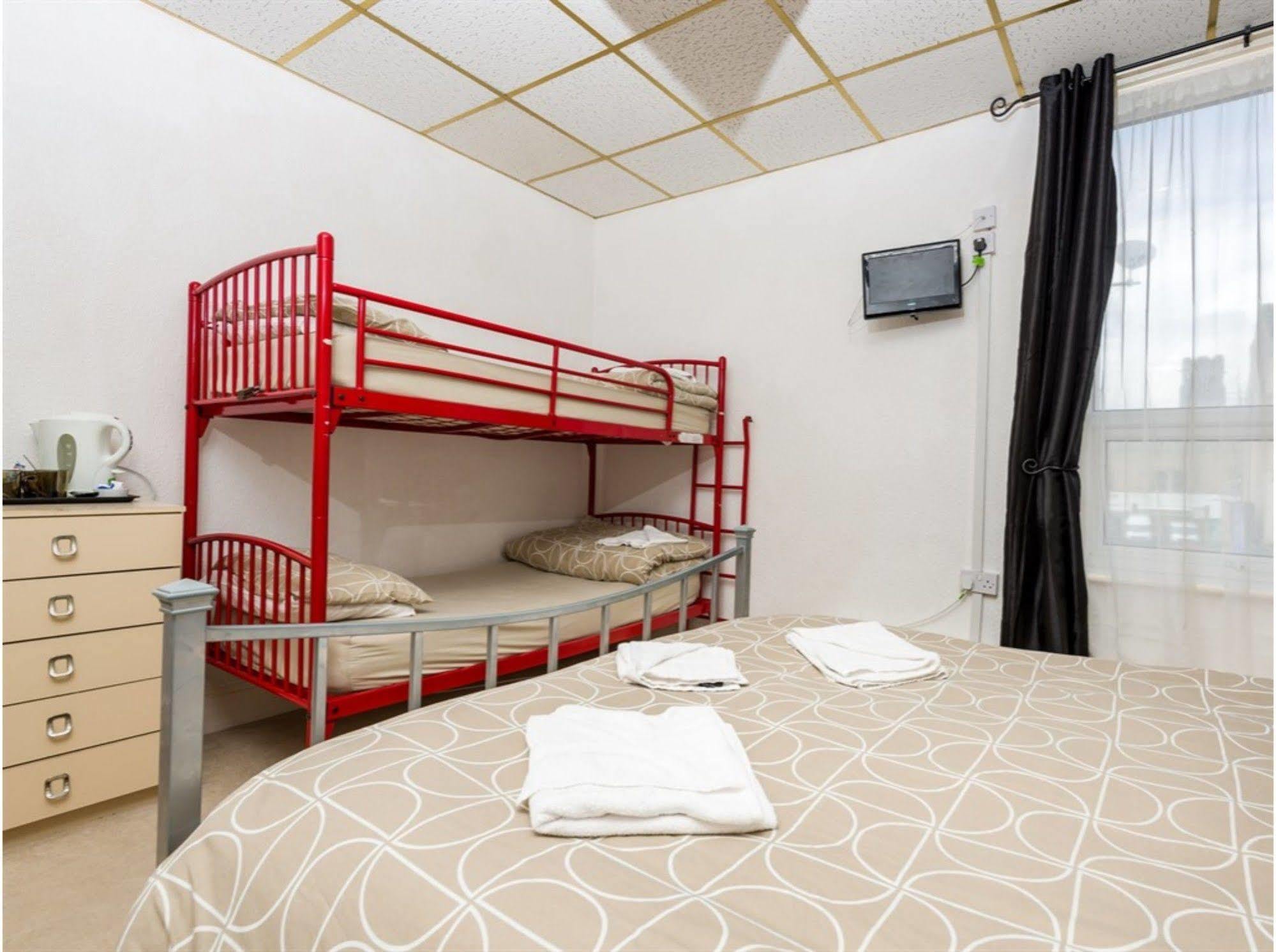 Uk Travel & Hospitality Ltd Ta Canberra Hotel Blackpool Esterno foto