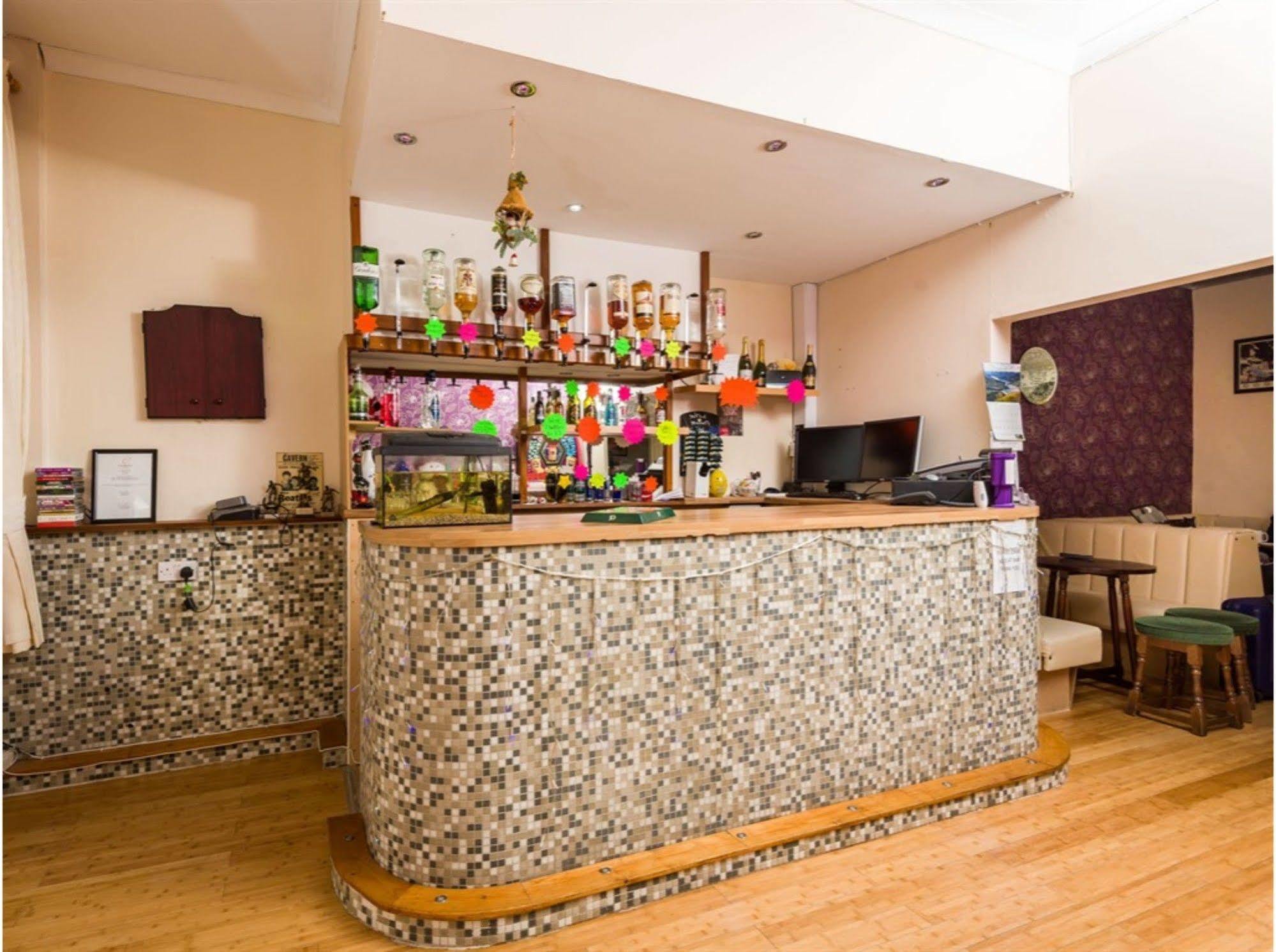 Uk Travel & Hospitality Ltd Ta Canberra Hotel Blackpool Esterno foto
