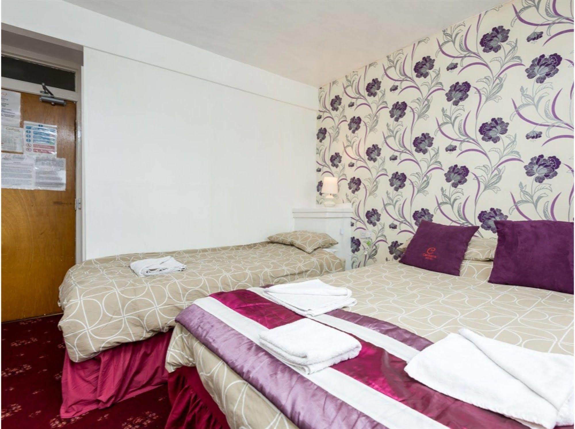 Uk Travel & Hospitality Ltd Ta Canberra Hotel Blackpool Esterno foto