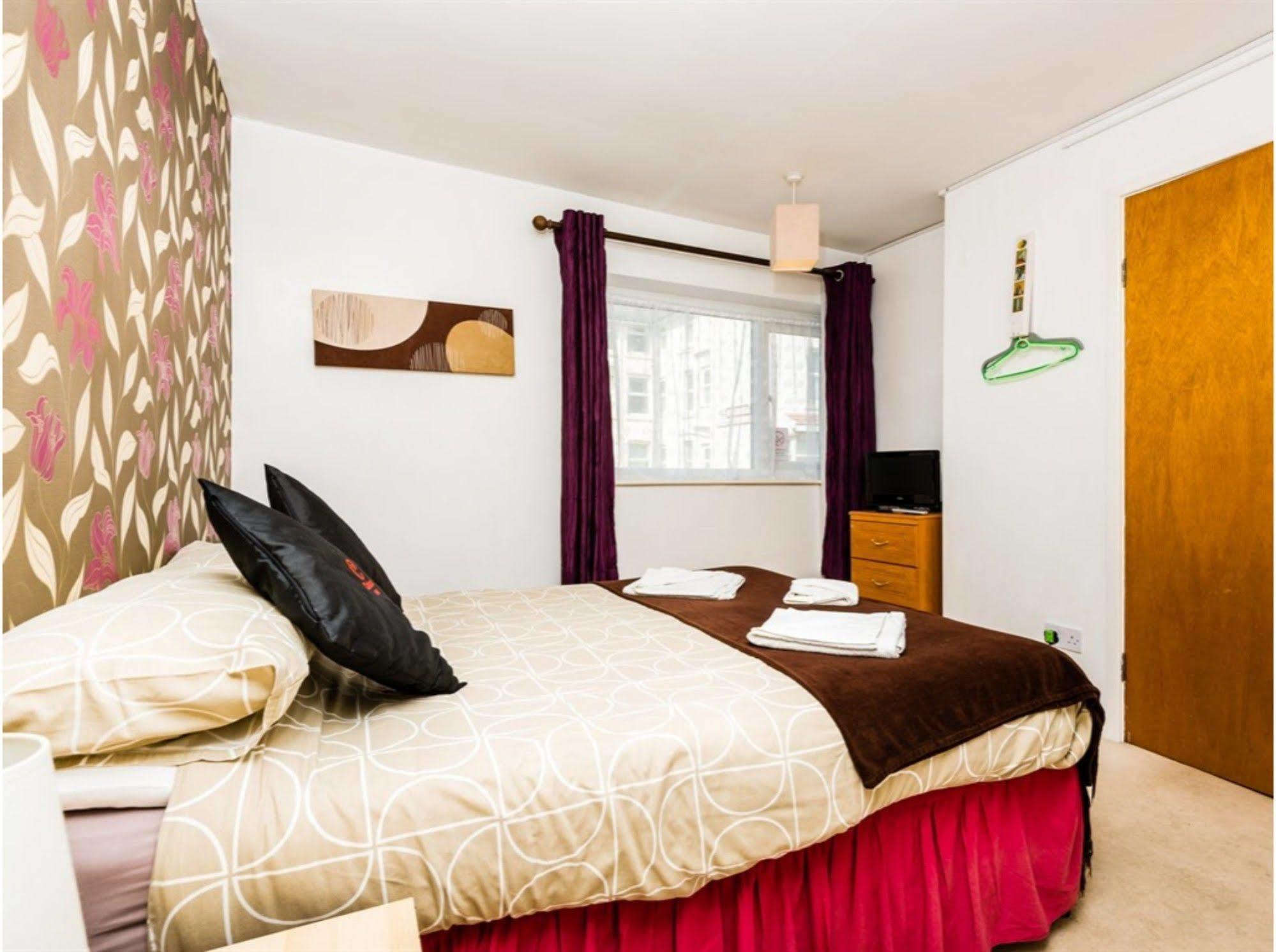 Uk Travel & Hospitality Ltd Ta Canberra Hotel Blackpool Esterno foto