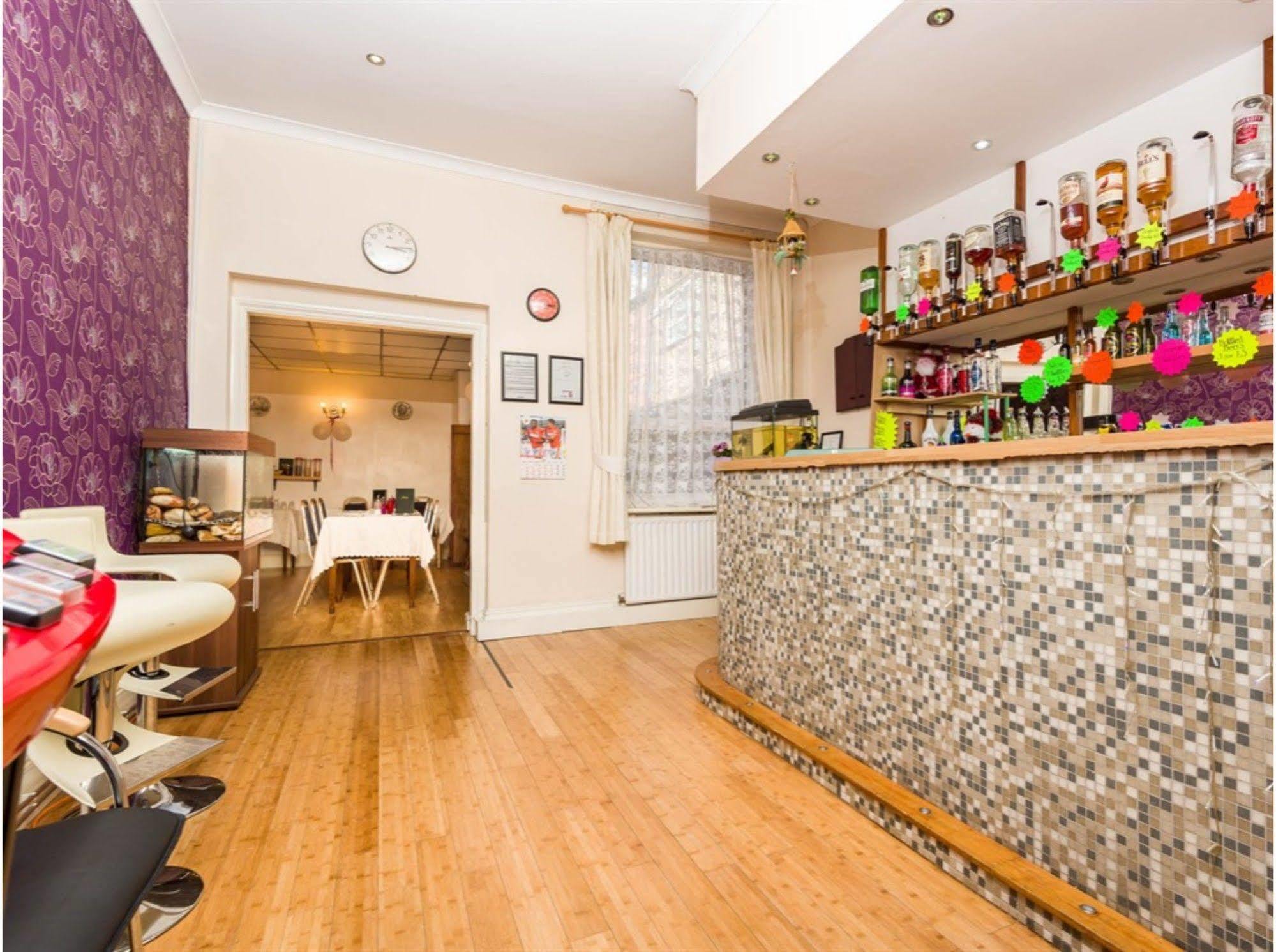 Uk Travel & Hospitality Ltd Ta Canberra Hotel Blackpool Esterno foto